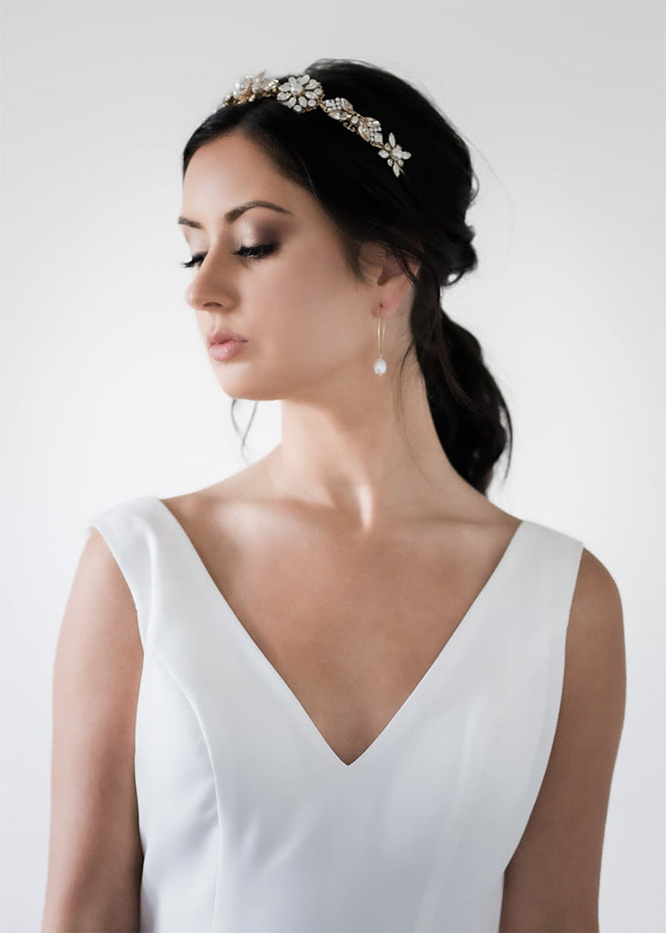 Parel earring on a round hoop