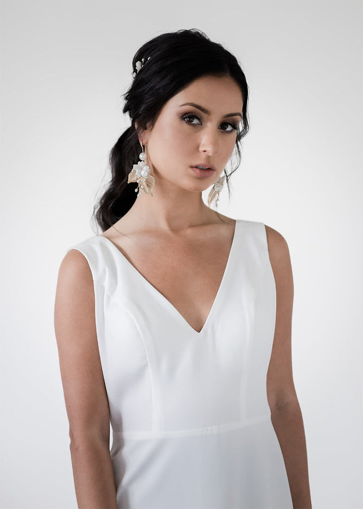 Isabella bridal accessories earrings with leave and flowers.