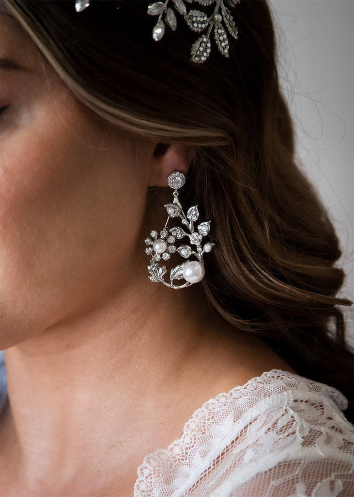 Pearl earrings with rhinestones Isla.
