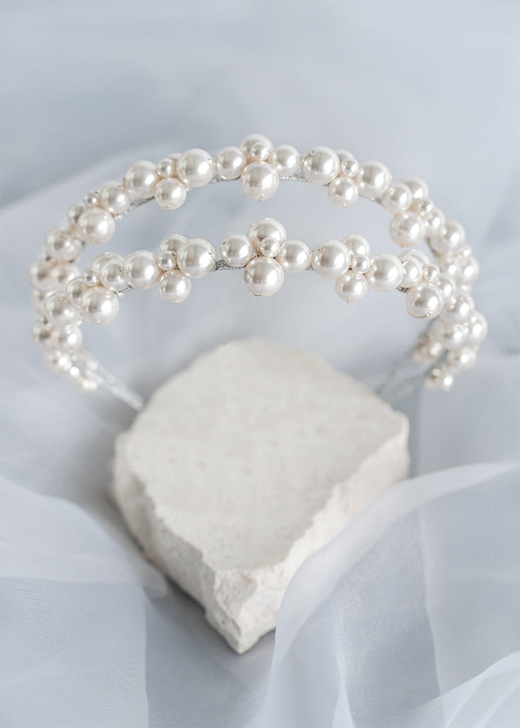 Viola is a double pearl headband style with small and large pearls.